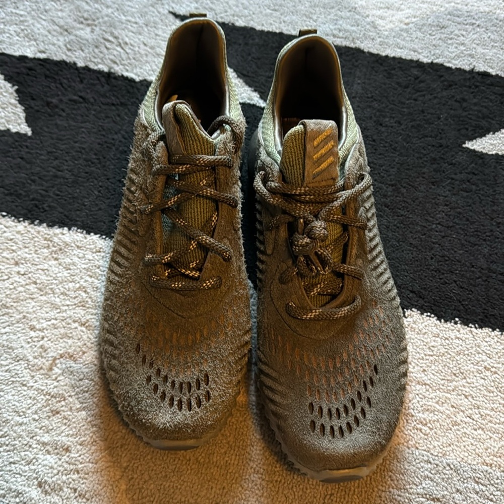 Adidas bounce green suede, 9.5